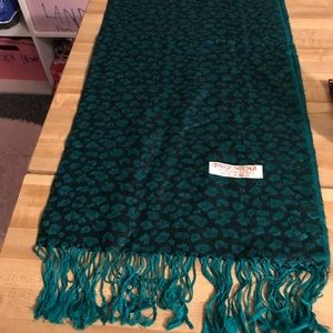 Pashmina (cashmere) and silk scarves